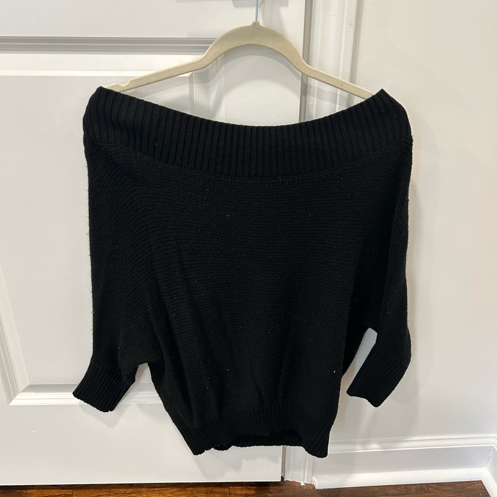 SWEATER || off-the-shoulder sweater
